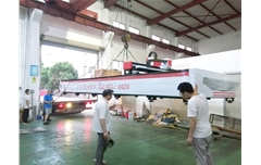 激光切割機專車發(fā)貨